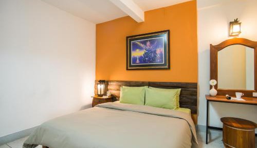 Double Room with Shared Bathroom - No Window