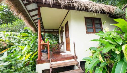 Deluxe Bungalow with Garden View