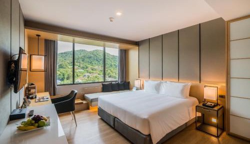Deluxe Double or Twin Room with Mountain View