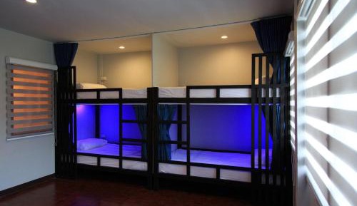 6-Bed Mixed Dormitory Room