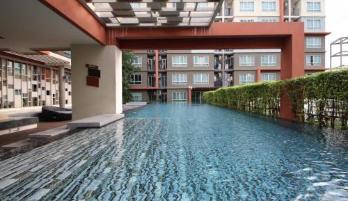 One Bedroom Apartment with Balcony & Garden View