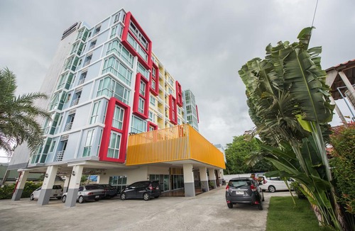 Ban Bo Han Hotel | Backpacker Street Airport Place