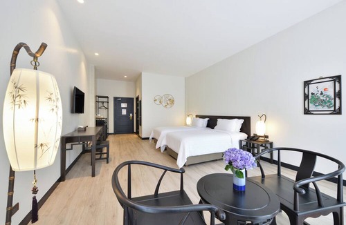 Pom Prap Hotel | Old Thai Heng Hotel