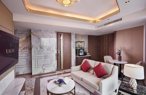 Khlong Tan Hotel | Valia Bangkok Sukhumvit 24 by Kingston Hotels