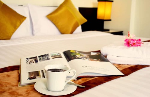 Mueang Samut Prakan District Hotel | The Color Living Hotel