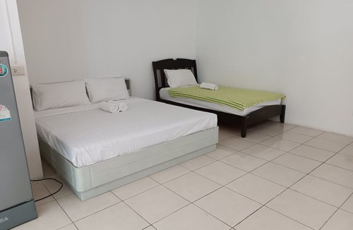 Chom Phon Hotel | Grandview Condominia
