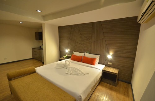 Sathorn Hotel | H2 Hotel