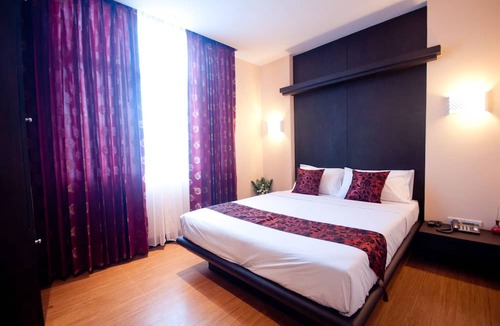 Lat Yao Hotel | Siam Paradise Entertainment Complex