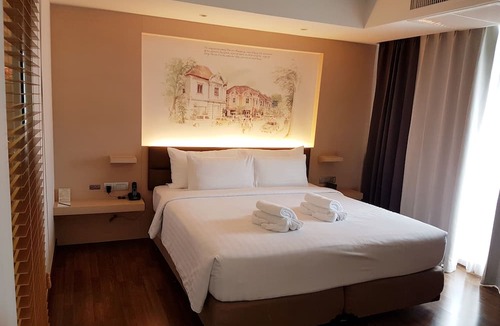 Ploenchit Hotel | Parinda Hotel