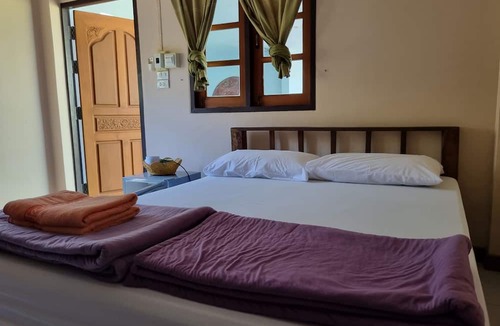 Ko Sichang Hotel | Sawasdee Sichang Resort