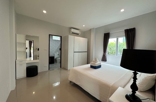 Haad Pleayleam Hotel | Naiwok Hills