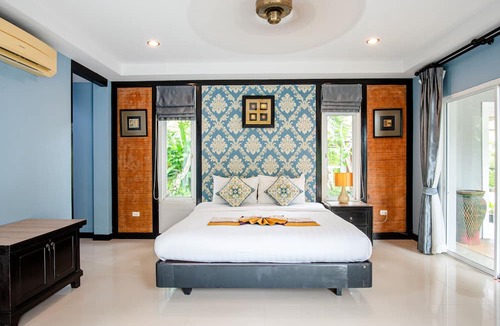 Thep Kasattri Hotel | Colorful Pool Villa