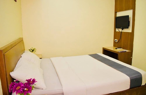 Nana Hotel | Royal Express Inn Sukhumvit Bangkok