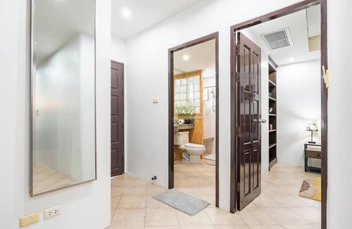 Kamala House | Stylishly 2 BR Suite with Balcony - Kamala