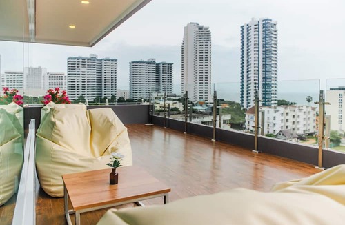 Jomtien Hotel | The Rizin Hotel Phratumnak