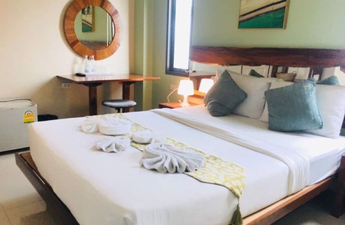 Ban Don Chan Hotel | Tree Retro