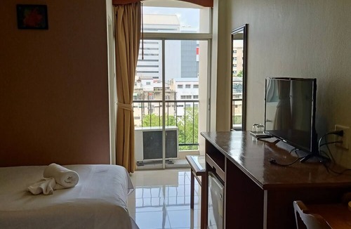 Ramkhamhaeng Hotel | JL Bangkok