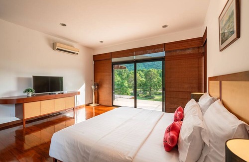 Mu Si Hotel | The Pig House Khao Yai