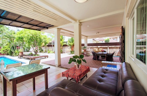 Nong Prue Villa | Private Residence Hosted by Sasithorn
