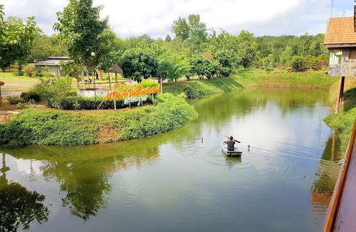 Hang Dong Hotel | Baan Suan Him Doi