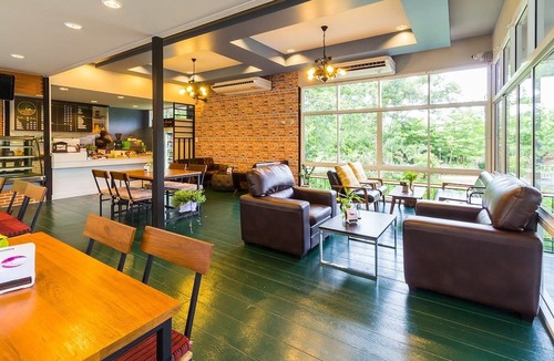 Hang Dong Hotel | Baan Suan Him Doi
