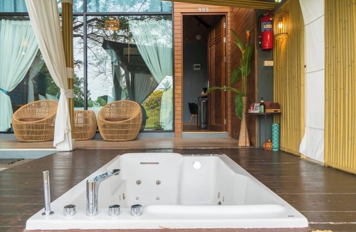 Song Phi Nong Hotel | The Tree Riverside Resort Kaeng Krachan