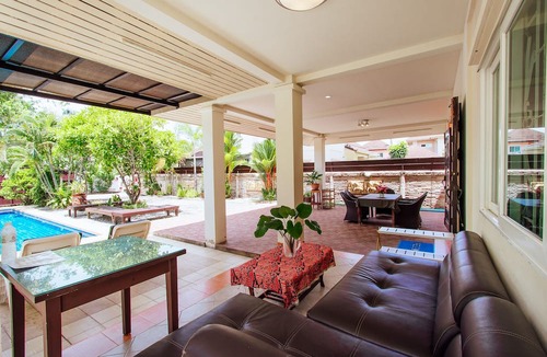 Nong Prue Villa | Captivating 3-bed Villa in Muang Pattaya