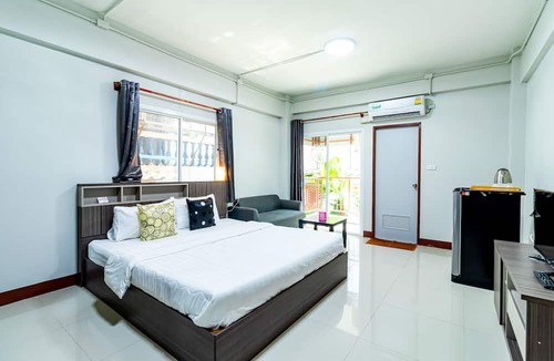 Chom Thong Hotel | Tree Place by Zuzu