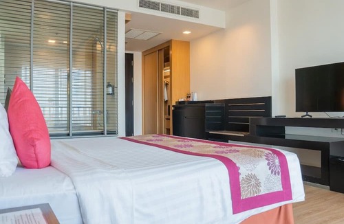 Racha Thewa Hotel | Amaranth Suvarnabhumi Hotel - Free Suvarnabhumi Airport Shuttle