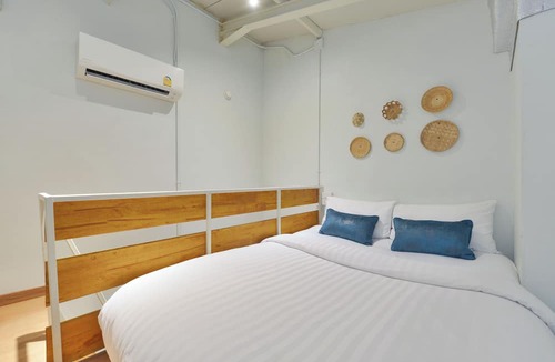 Phra Khanong Nuea Hotel | StayAt Bedever Bangkok Hotel