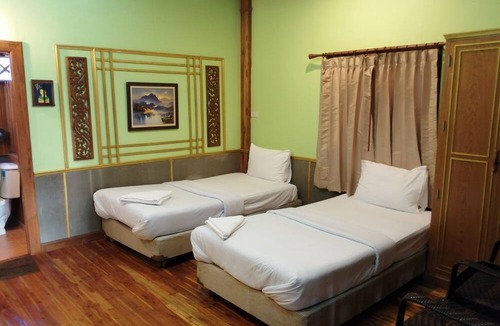Phayuha Khirim House | Nang Phraya Resort