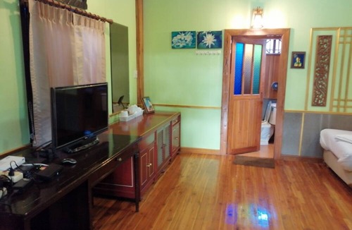 Phayuha Khirim House | Nang Phraya Resort