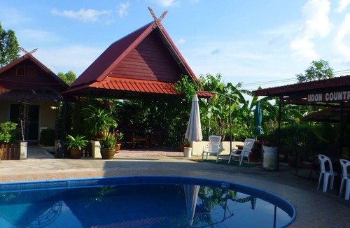 Phen Apartment | 2 Double Bedroom Pool Apartment With Extensive Kitchen Dining Room Wi-fi Aircon