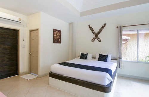 Hin Lek Fai Hotel | Capital O 961 Baan Dow Chompoo Resort