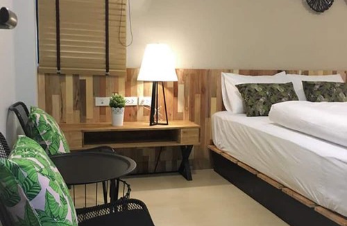 Wat Sam Phraya Hotel | Bangkok Saran Poshtel