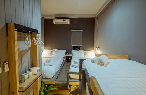 Wat Sam Phraya House | Zeds Hostel Bangkok