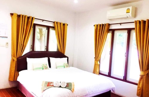 Sam Roi Yot Hotel | Baan Golden Resort
