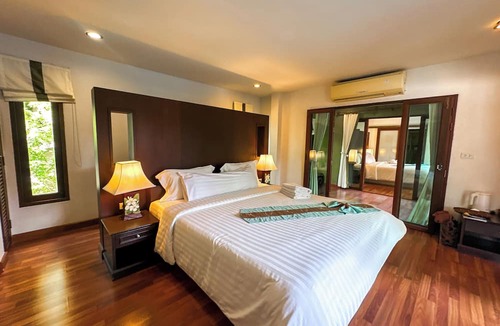 Pak Nam Pran Hotel | Chaan Mai Hom
