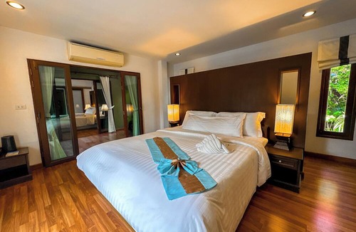 Pak Nam Pran Hotel | Chaan Mai Hom