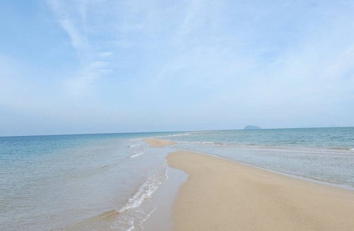 Khura Buri Hotel | The Camp Resort