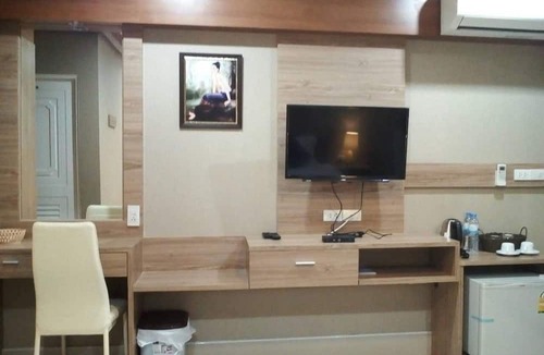 Hat Yai House | Little Bear Guesthouse and Restaurant