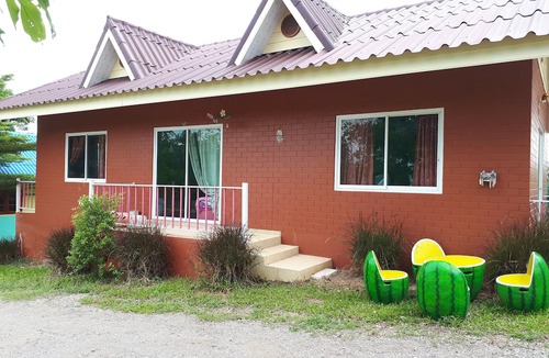 Suan Phueng Hotel | Rai Phurak Resort