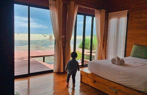 Khuan Khanun Hotel | Lake House