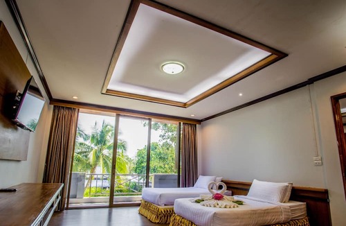 Bang Saphan Hotel | The Uncle Beach Resort