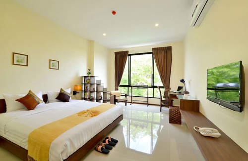 Chom Thong Hotel | The Choice Hotel - Adults Only