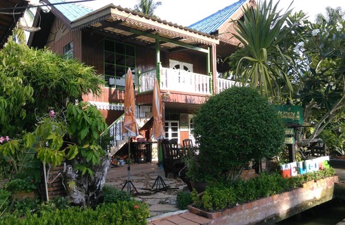 Suan Luang Hotel | RueanPhen Homestay