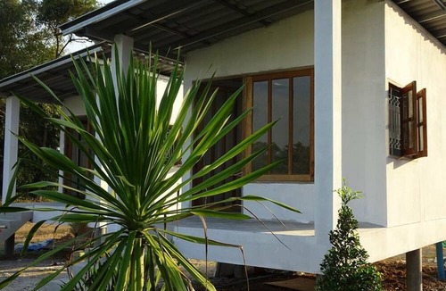 Doem Bang Nang Buat Hotel | Happy Hamlets Resort