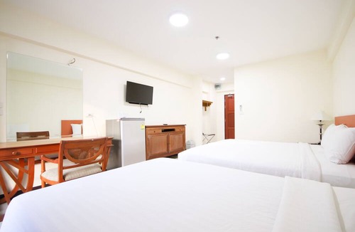 Nong Bon Hotel | White House Bizotel