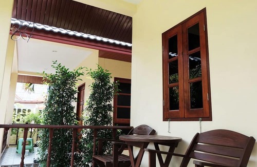 Cherngtalay Hotel | Ron's Bungalow