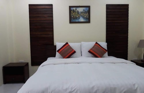 Cherngtalay Hotel | Ron's Bungalow